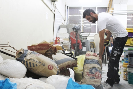 טכנאי שירות למוצרי חשמל ביתיים